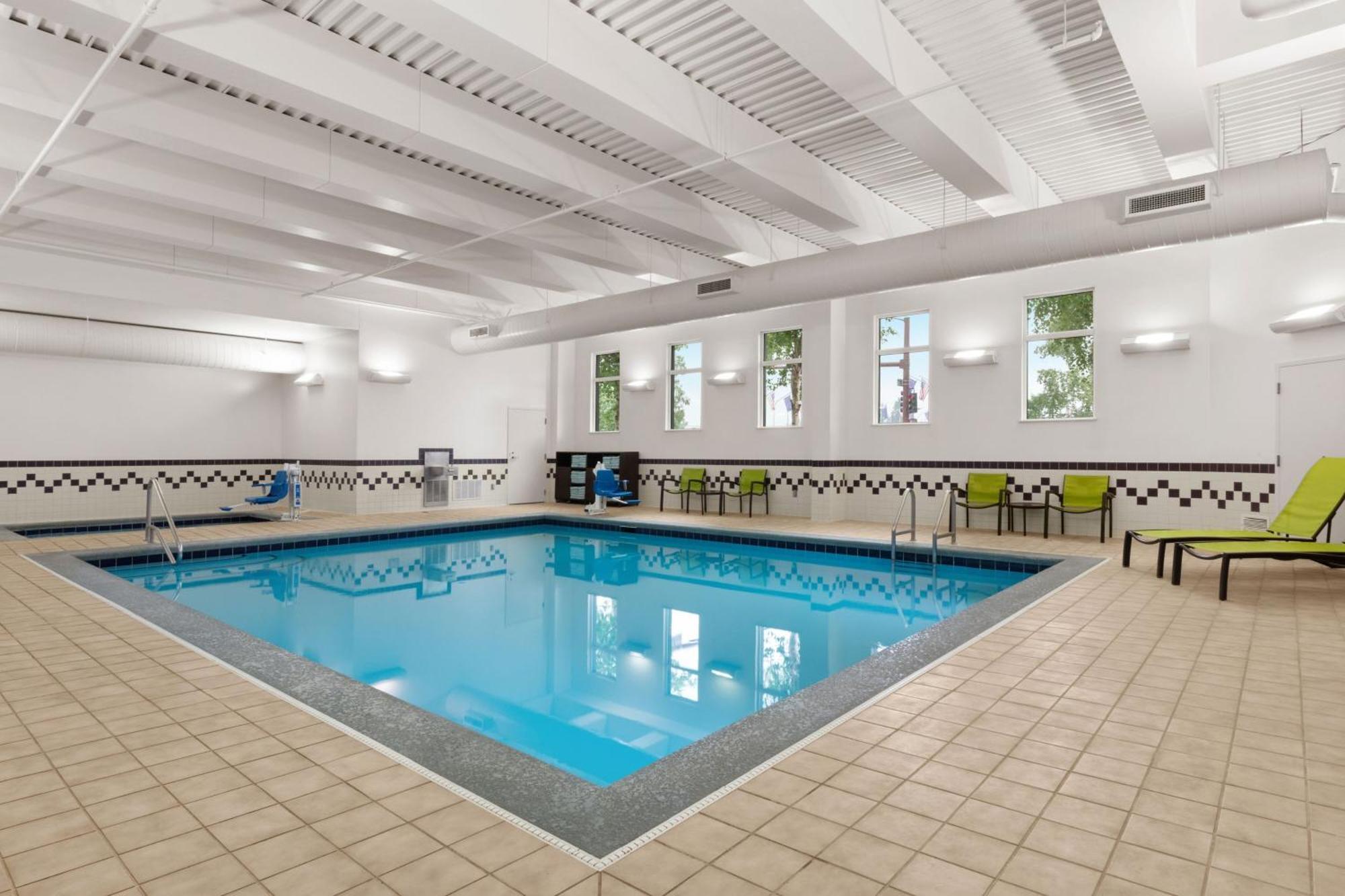 Springhill Suites By Marriott Fairbanks Exterior photo